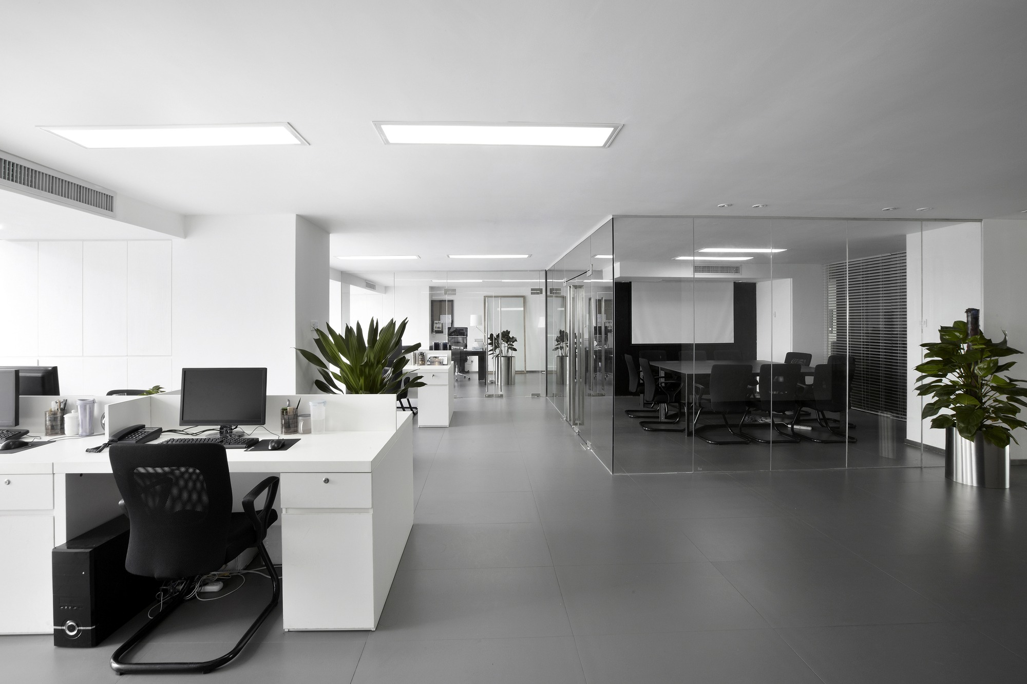 Simple and stylish office environment